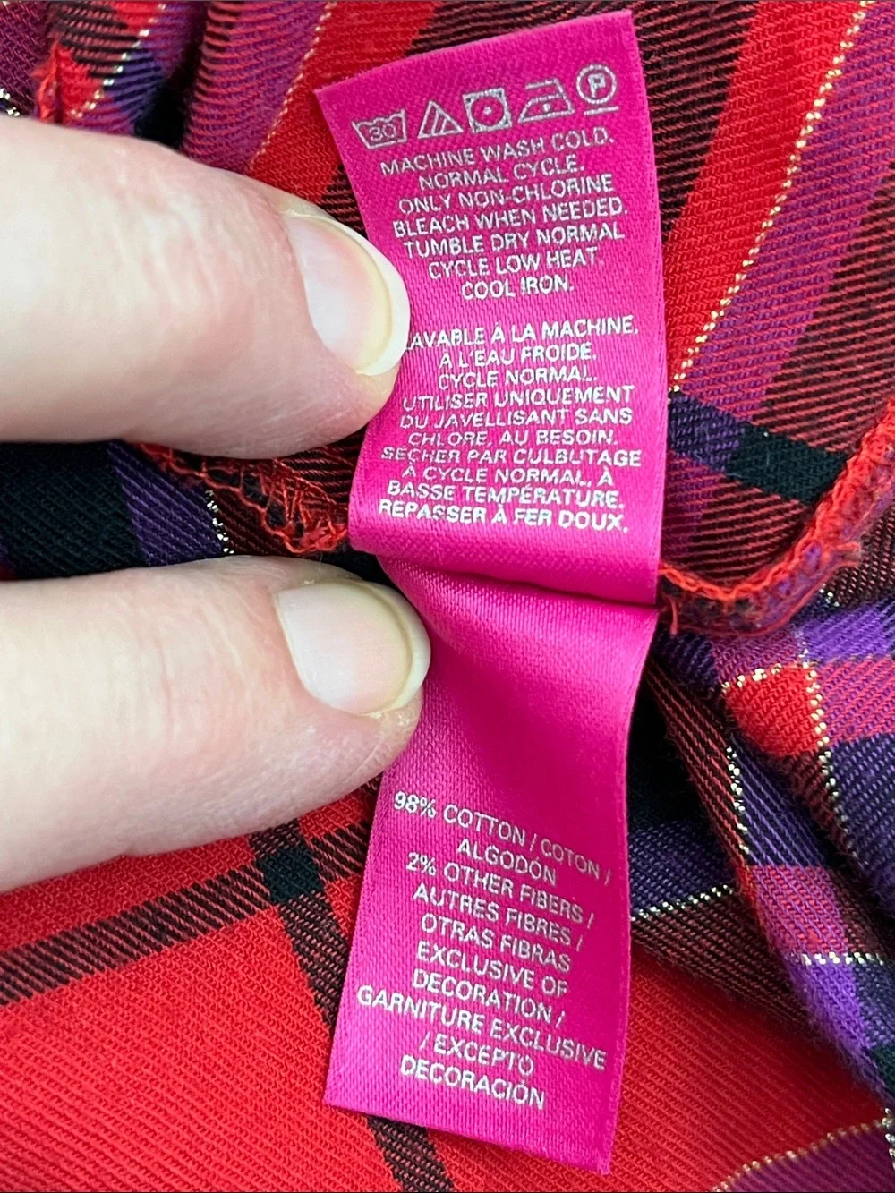 VICTORIA’S SECRET RED PLAID SLEEP SHIRT SZ MD AND OTR FUZZY SLIPPERS SZ 7-8